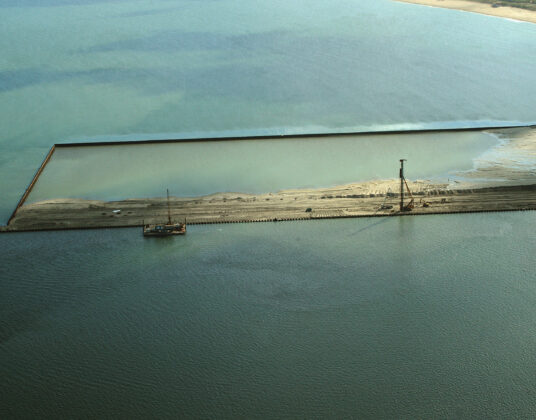 Porty, nadbrzeża, śluzy